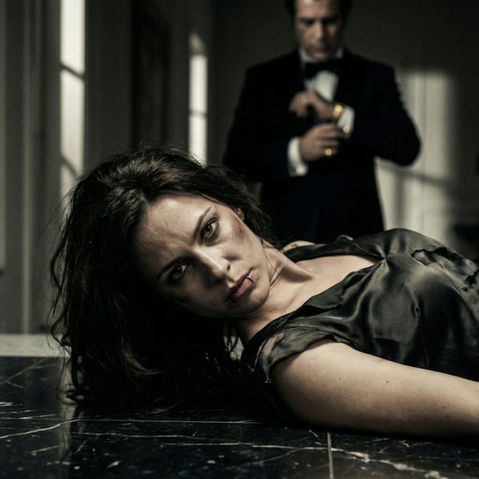 Hyper-realistic,_intimate_cinematic_202604071250 (1)